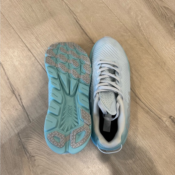 hoka one one - Picture 3 of 4